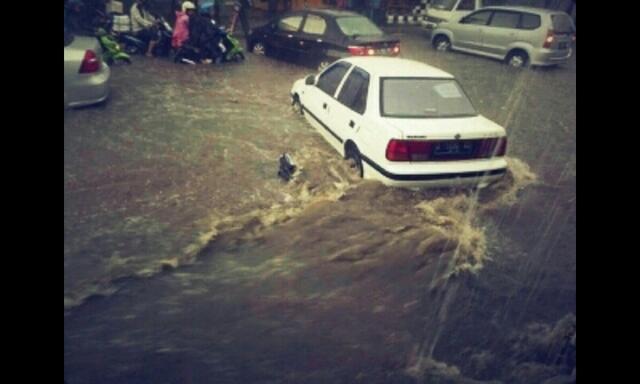 Banjir Cileuncang di Bandung (21.12.12)
