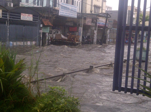 Banjir Cileuncang di Bandung (21.12.12)