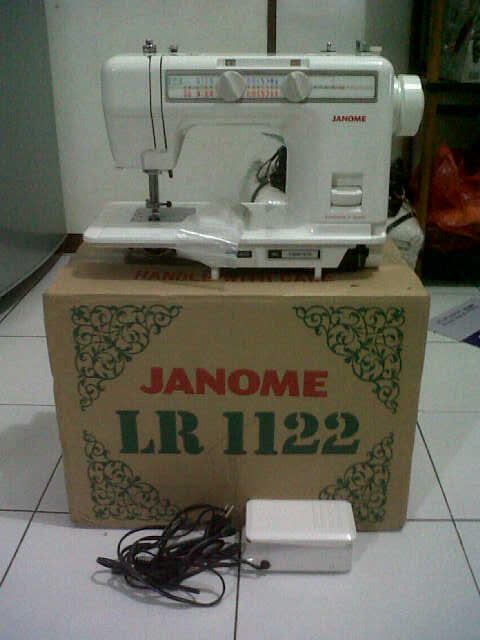 Mesin Jahit Janome LR1122