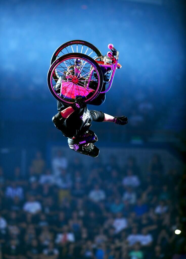 Aaron,Freestyler Di Atas Kursi Roda