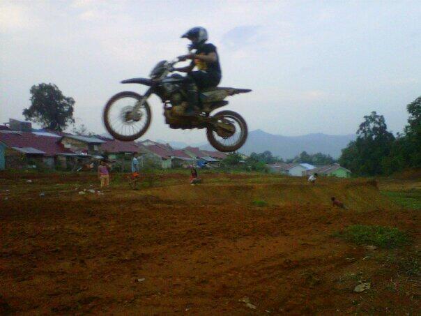 Kaget nemu ginian di tepi jalan..!