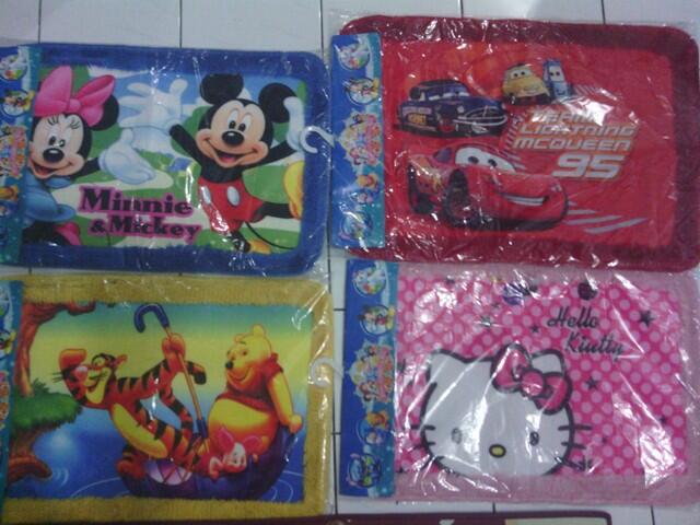 Keset Kamar Aneka Karakter