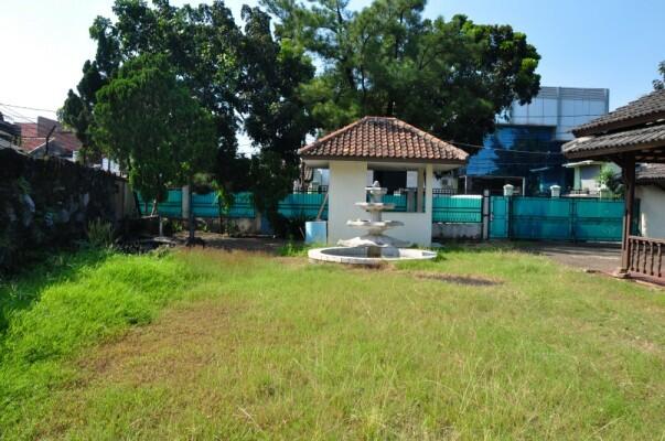Jual Rumah dan Tempat Usaha Strategis 982 m2 Jl. Suci Ciracas