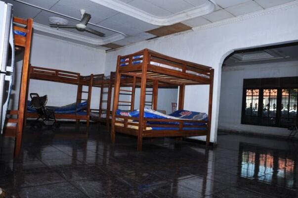 Jual Rumah dan Tempat Usaha Strategis 982 m2 Jl. Suci Ciracas