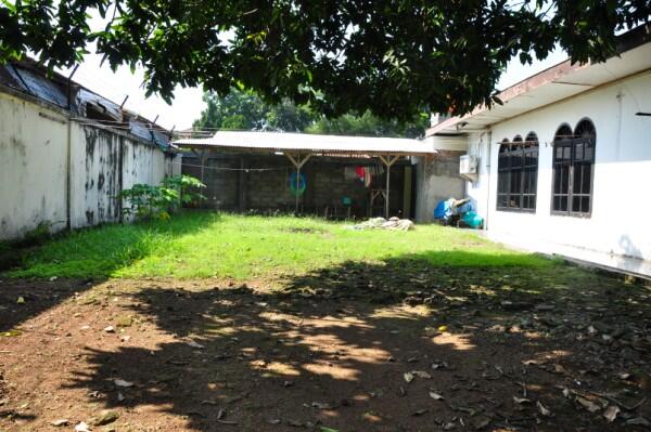 Jual Rumah dan Tempat Usaha Strategis 982 m2 Jl. Suci Ciracas