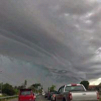 Awan Berbentuk Ular
Naga Menggantung di
Langit Ciawi