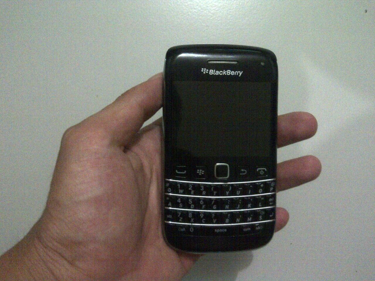 WTS jual blackberry belagio 9790 black garansi TAM mulus baru pake 2 bln