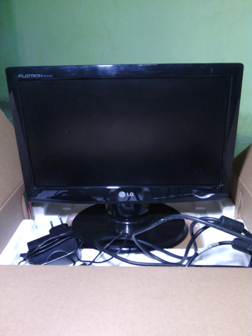 LCD LG second jrg dipake 850rbu 15,6inchi