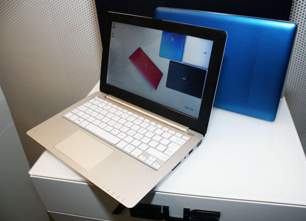 Jual> Asus X201E (B847/4/320/Dos)