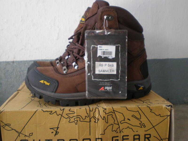 Terjual sepatu gunung / hiking / boots eiger dan rei fresh 