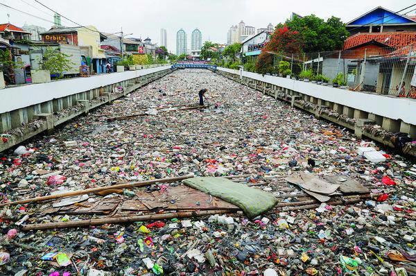 Strategi Pak Ahok Atasi Sampah di Jakarta