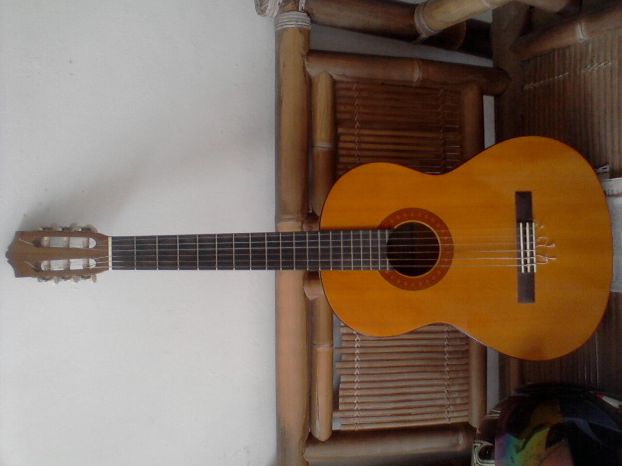 jual gitar akustik yamaha c40
