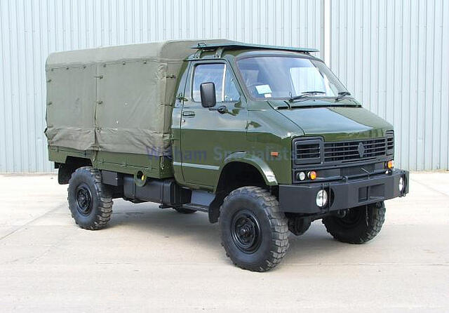 Truk militer tni (tentara nasional Indonesia) - PICTURE