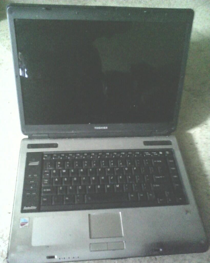 JUAL NOTEBOOK TOSHIBA SATELLITE A-100 + Bonus HP Nexian NX-G788