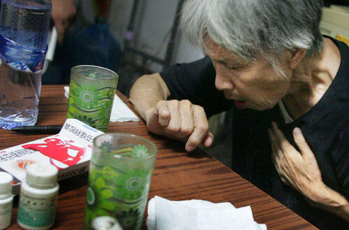 Perjuangan Hidup Nenek Yang Menjual Galon Air Minum