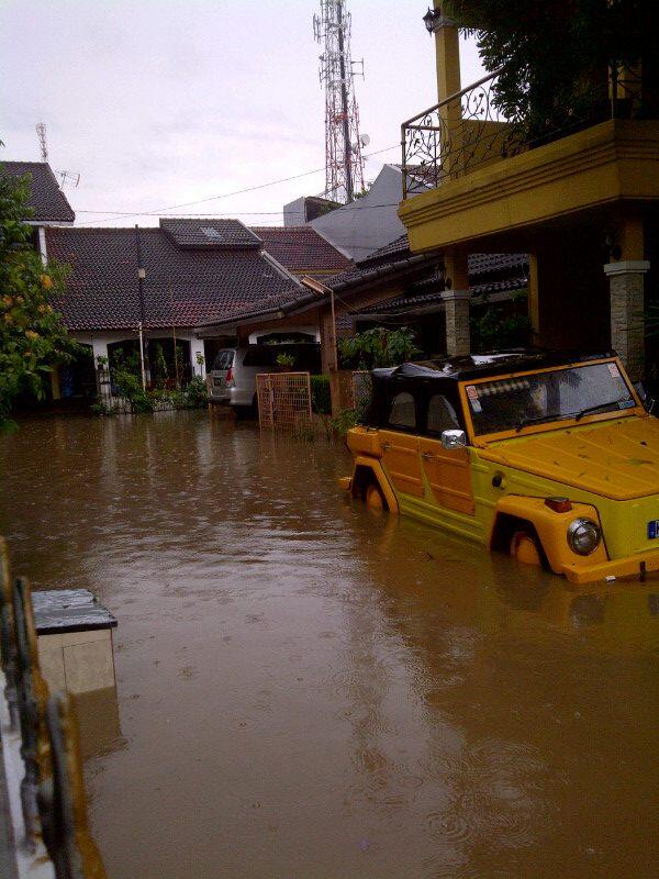 Saat Bandung menjadi sungai 22.12.12