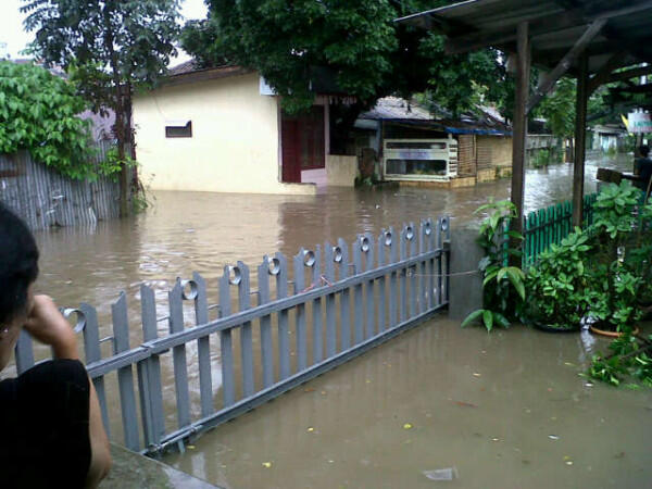 Saat Bandung menjadi sungai 22.12.12