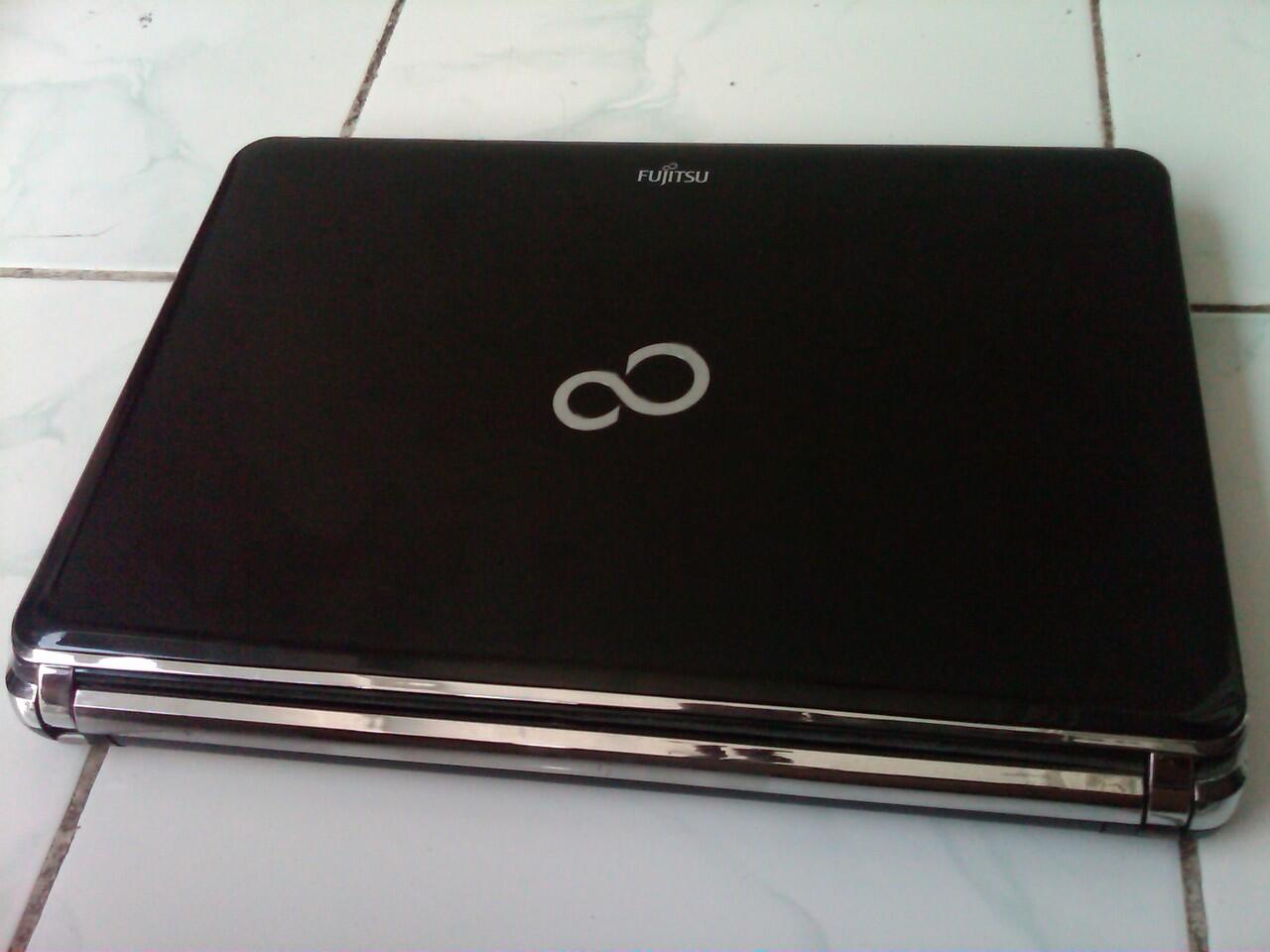 LAPTOP FUJITSU MULUS & SEGEL ...TAWAR SESUKAMU GAN