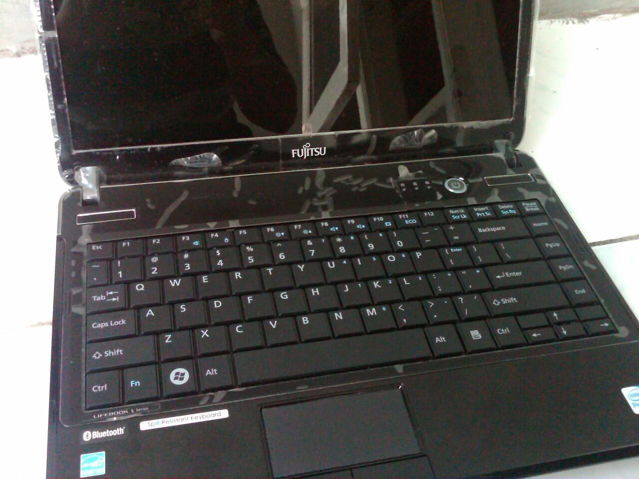 LAPTOP FUJITSU MULUS & SEGEL ...TAWAR SESUKAMU GAN