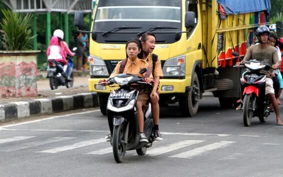 jujur ane emosi liat bocah yg bawa motor!!!