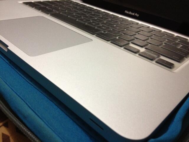 MacBook Pro 13 Inch i5 4GB