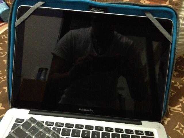 MacBook Pro 13 Inch i5 4GB