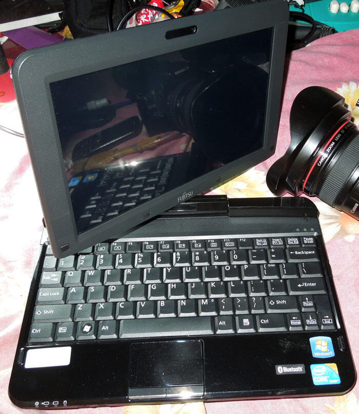 SALE.!!PC tablet FUJITSU TH550 win7 ORI 6,5jt saja