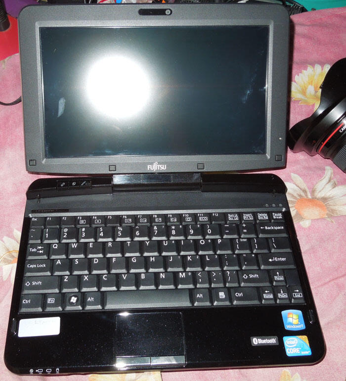 SALE.!!PC tablet FUJITSU TH550 win7 ORI 6,5jt saja