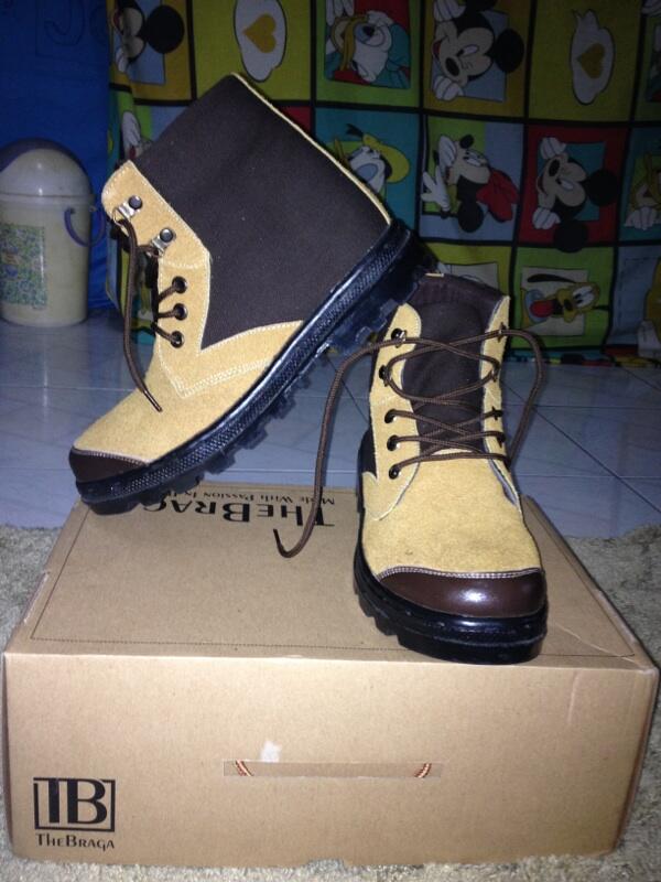 WTS : sepatu gunung merk "the braga" bandung