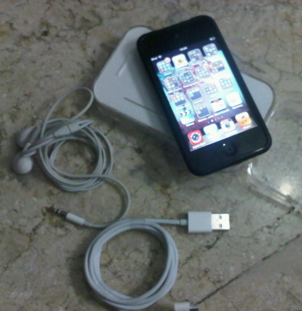 Dijual Ipod Touch 4th Gen 32GB Warna Hitam FullSet