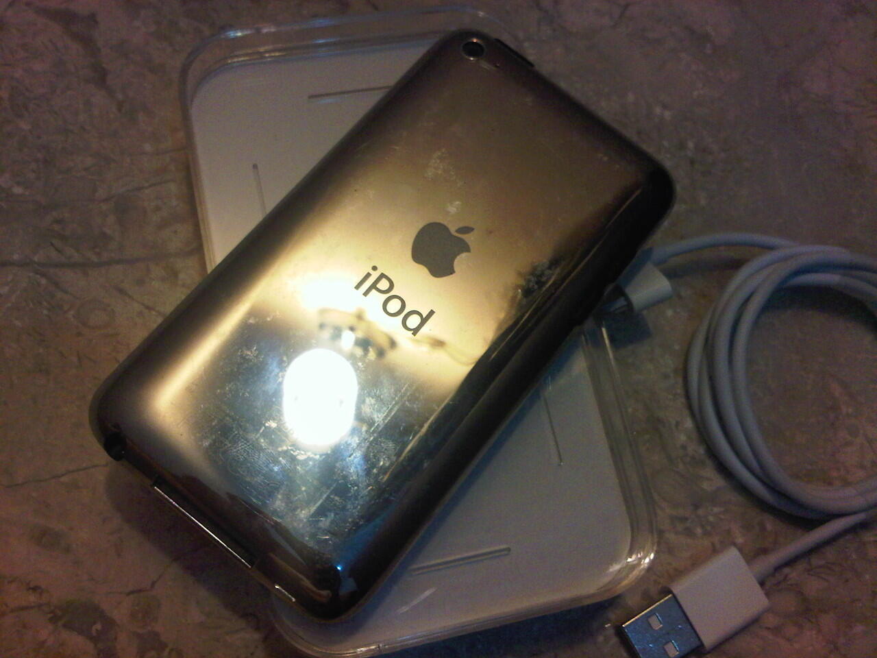 Dijual Ipod Touch 4th Gen 32GB Warna Hitam FullSet