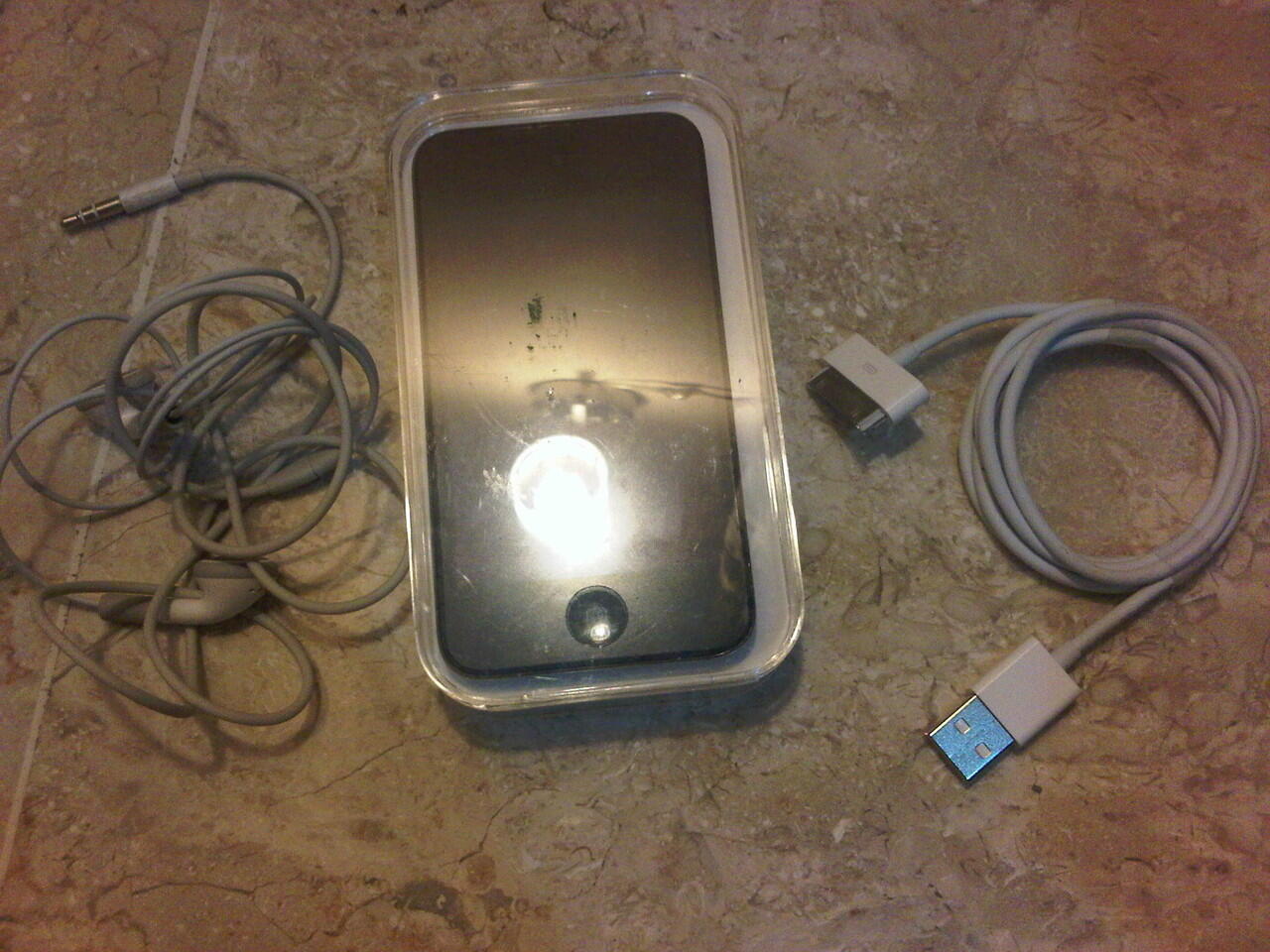 Dijual Ipod Touch 4th Gen 32GB Warna Hitam FullSet