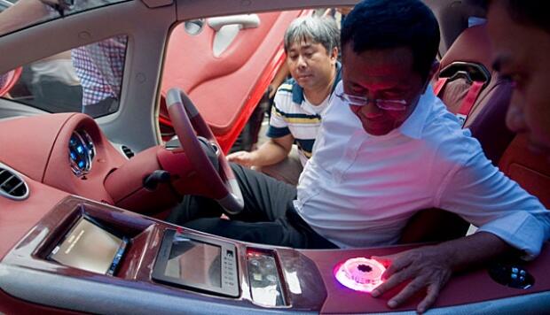 Dahlan Iskan ajak warga test drive Tucuxi