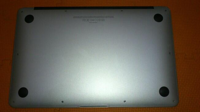 Macbook Air 11 Inch Core i5, Ram 2GB,SSD 60GB, MURAH!
