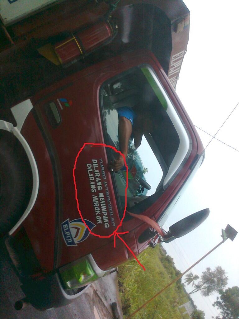 Hebat Banget ni Supir Truk Gas Elpiji