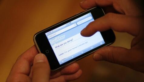 Twitter Kecolongan, Foto BB Terpajang