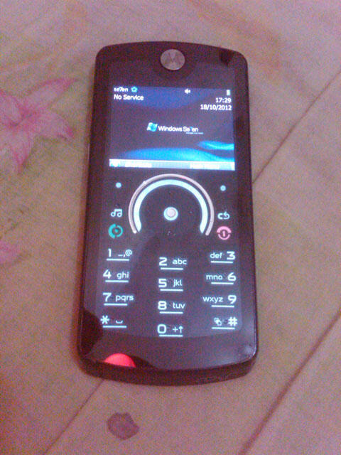 jual motorola rokr E8 mulus gan,, masuk aja dulu....