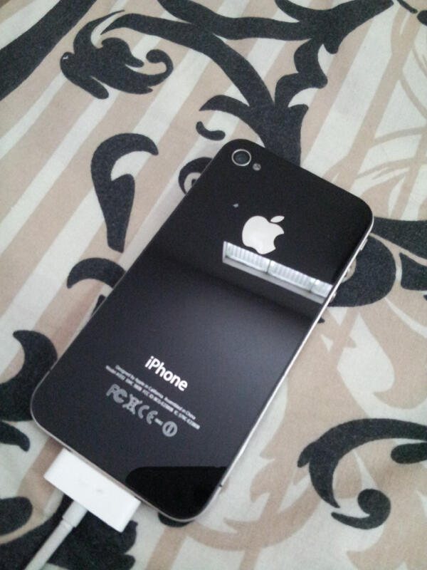 2nd iphone4 16G hitam muaknyos