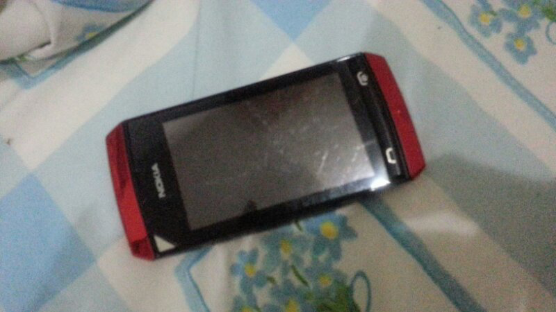 nokia asha 306 red barunpake seminggu 700 aja masi mulus bgt gg pernah dpake