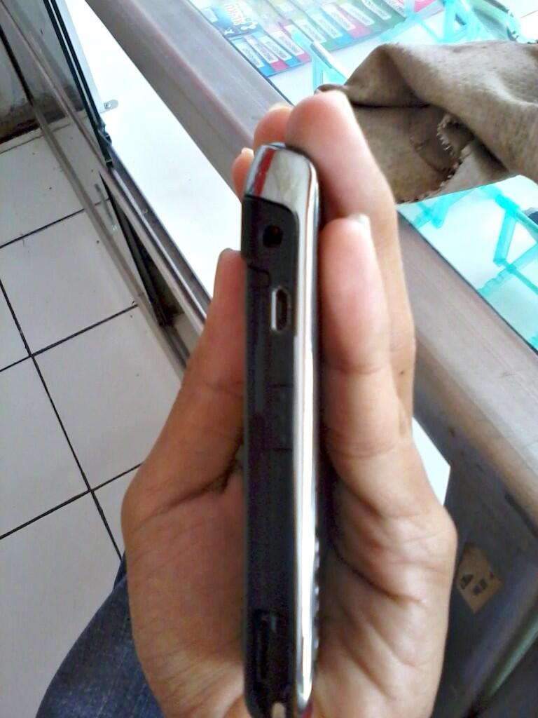 Black Berry Onix 2 Garansi CTN