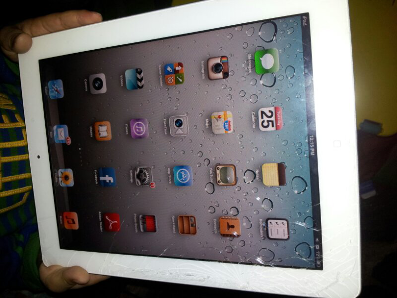 WTS Ipad 2 32 Gb Wifi only Bandung apa adanya .....masuk gan.....