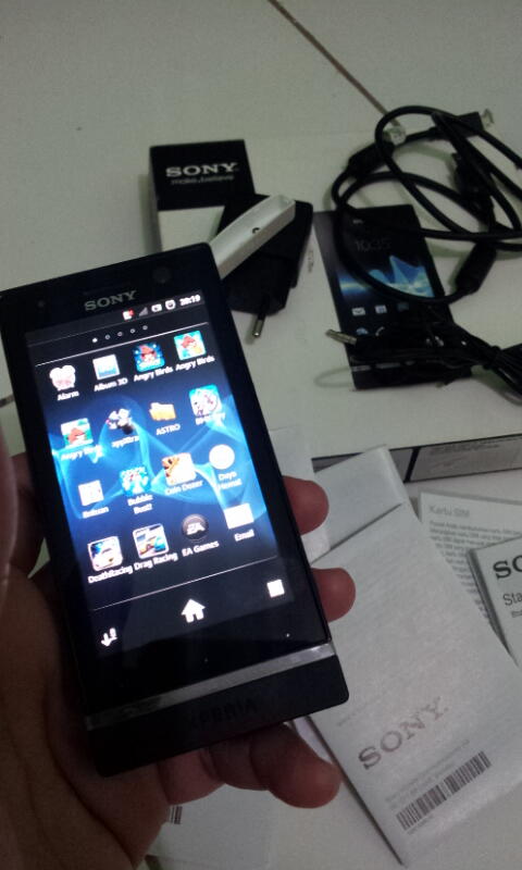 Sony Xperia U garansi sd nov'13-bekasi