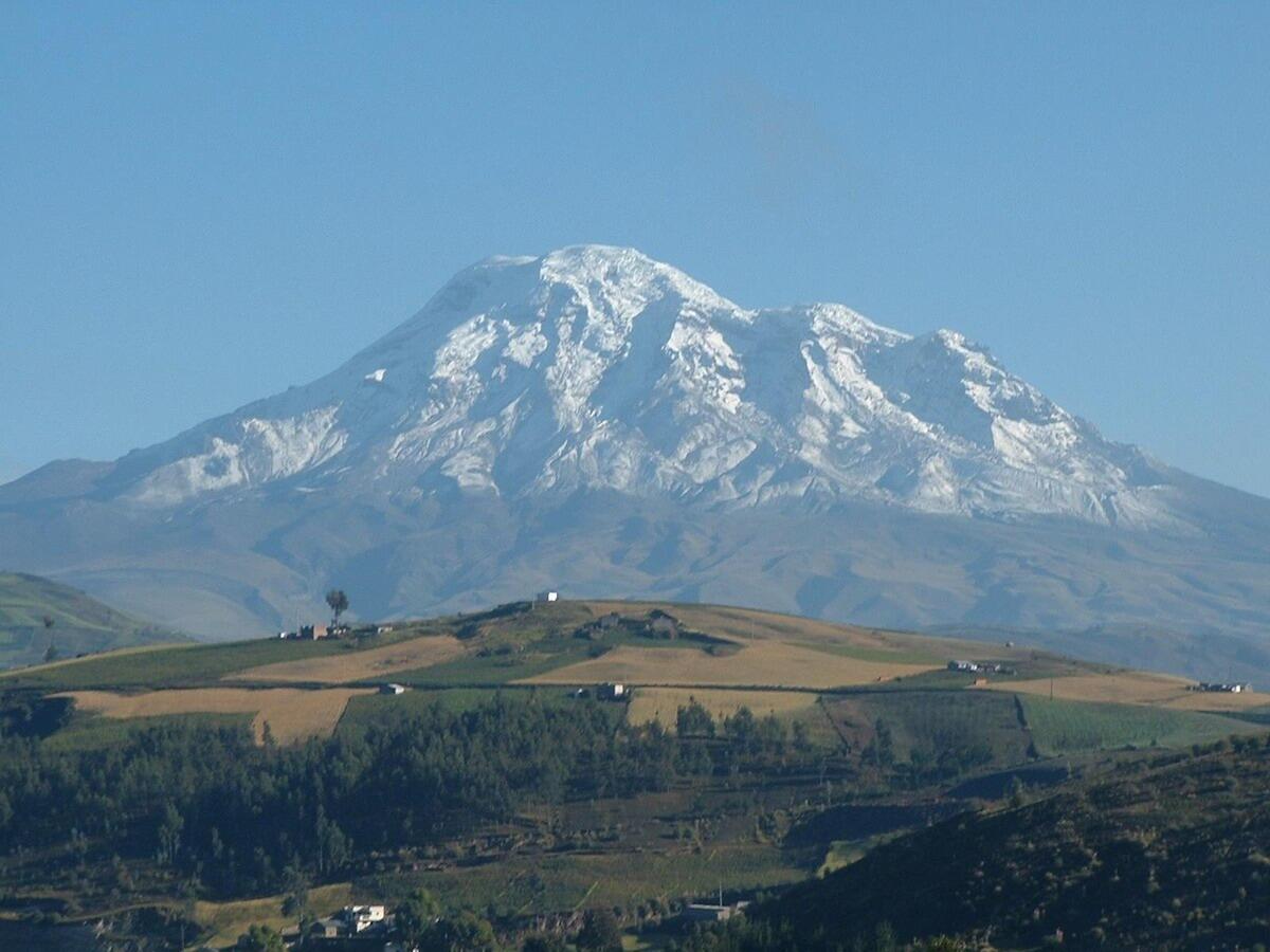 DIMANA SEBENARNYA GUNUNG TERTINGGI DI DUNIA? 