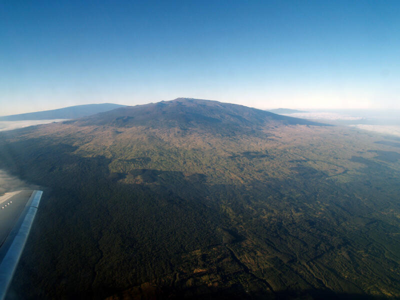 DIMANA SEBENARNYA GUNUNG TERTINGGI DI DUNIA? 