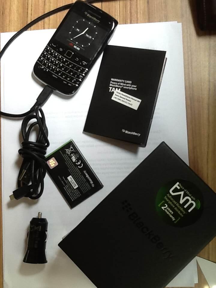 Blackbery Bellagio (9790), extra battery & car charger, no earphone