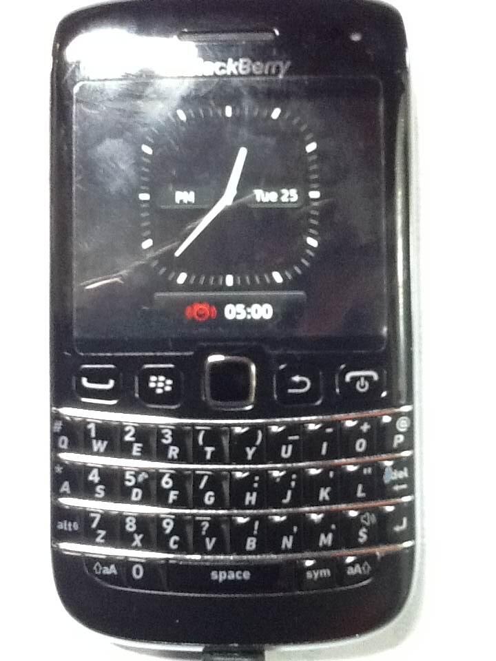 Blackbery Bellagio (9790), extra battery & car charger, no earphone