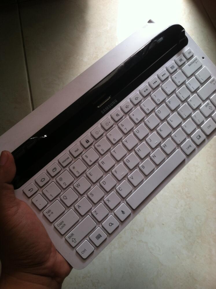 WTS Galaxy Tab 10.1 2nd + docking keyboard