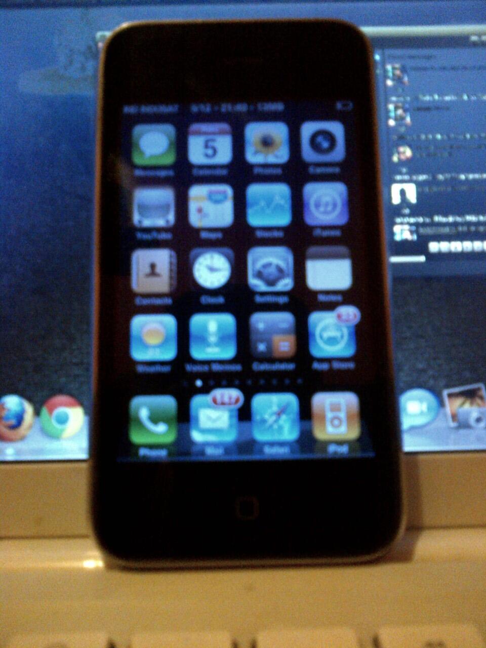 IPHONE 3G WHITE BANYAK BONUS BANDUNG