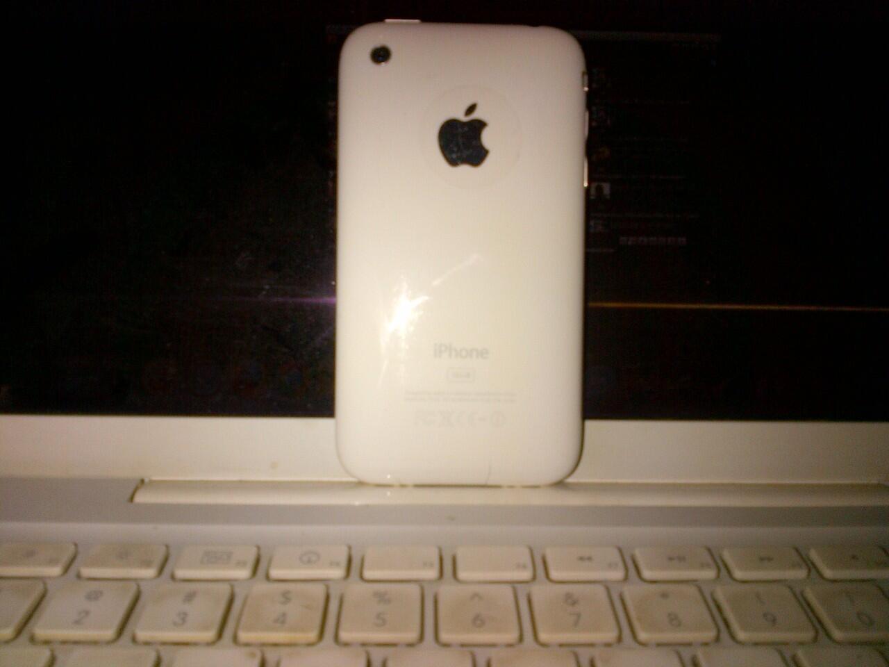IPHONE 3G WHITE BANYAK BONUS BANDUNG