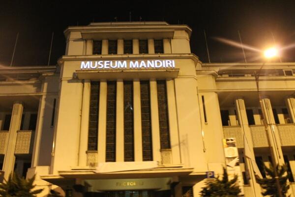 Hot Penampakan Noni Belanda di Kota Tua (no repost)